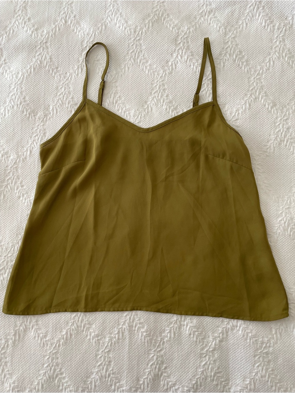 Halogen Olive V-Neck Camisole | Size Small | Adjustable Spaghetti straps